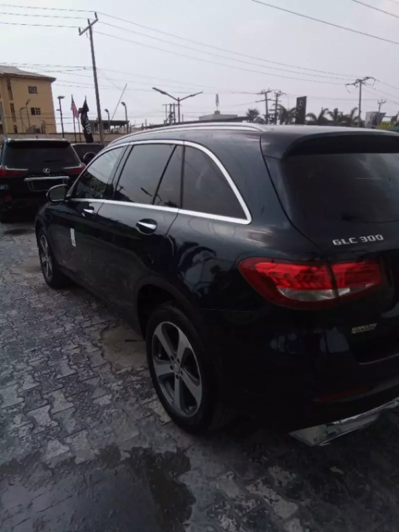 Mercedes-Benz GLC 300   - 2016