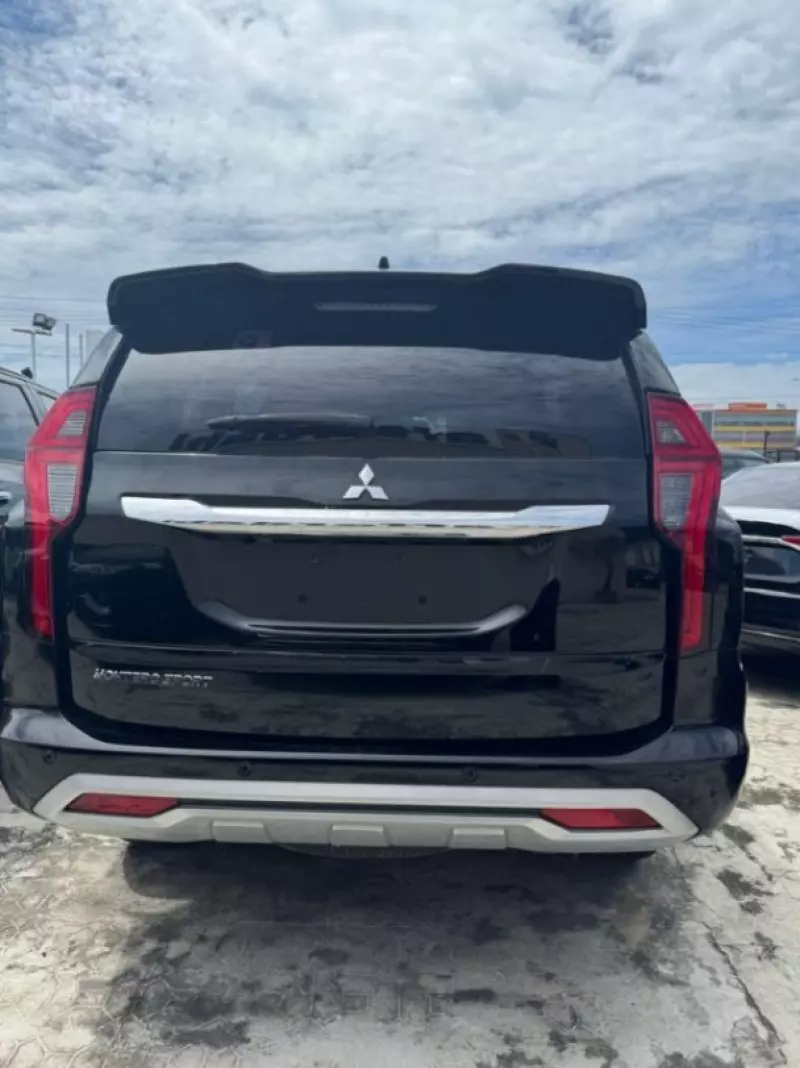 Mitsubishi Montero Sport   - 2024