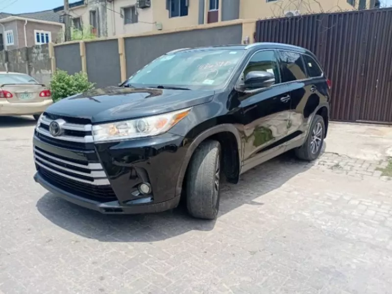 TOYOTA Highlander   - 2019