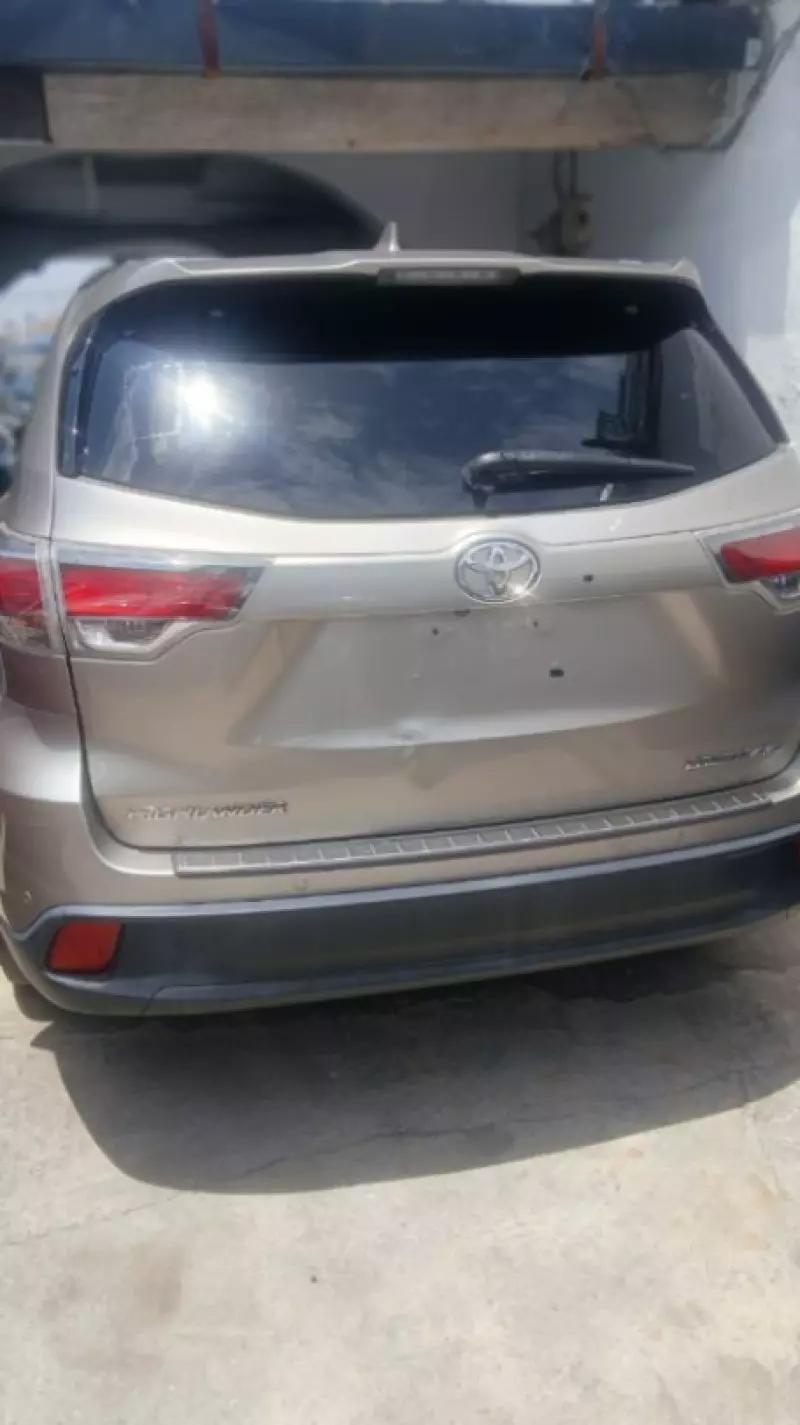 Toyota Highlander   - 2014