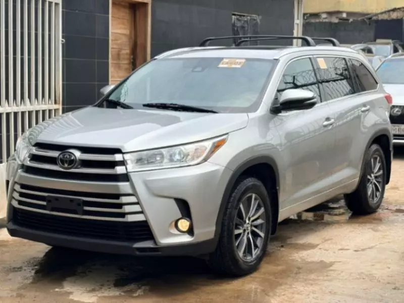 Toyota Highlander   - 2017