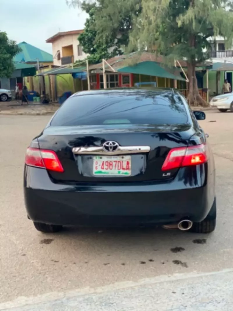 TOYOTA Camry - 2009