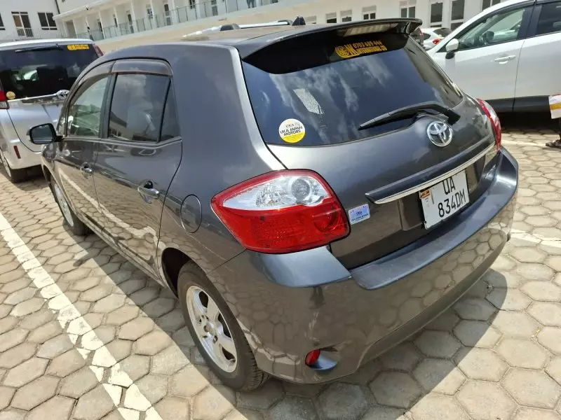 Toyota Auris   - 2012