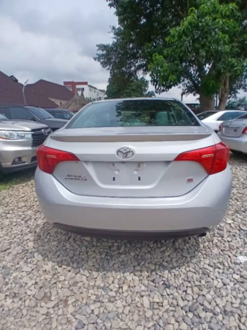 Toyota Corolla   - 2016