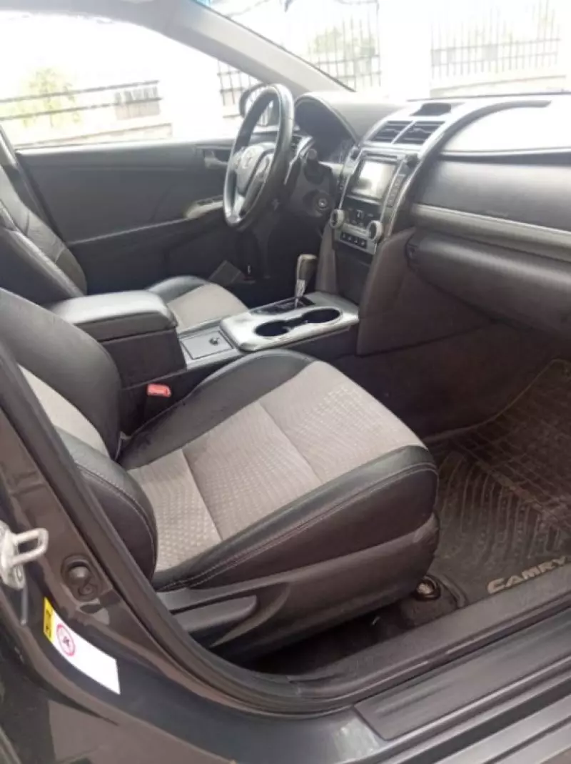 Toyota Camry   - 2012