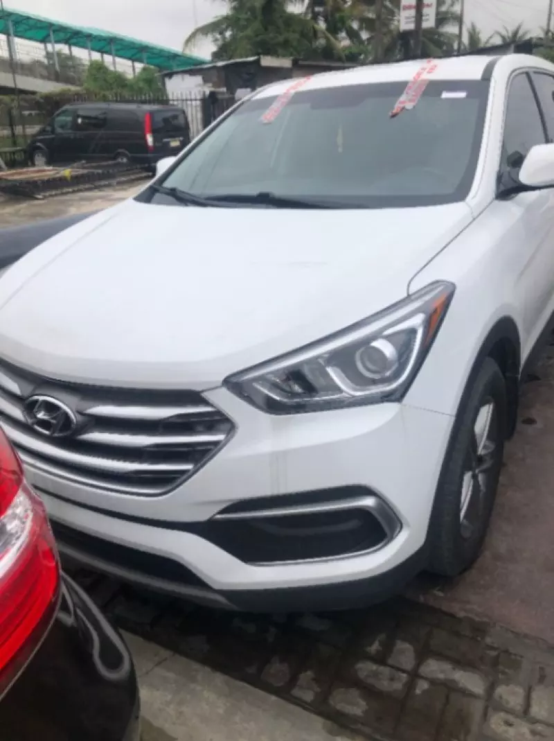 Hyundai Santa FE   - 2014