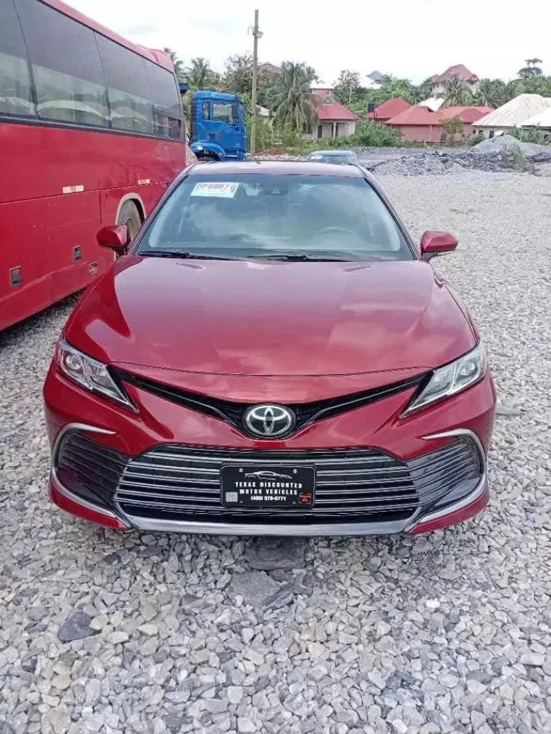 Toyota Camry   - 2022