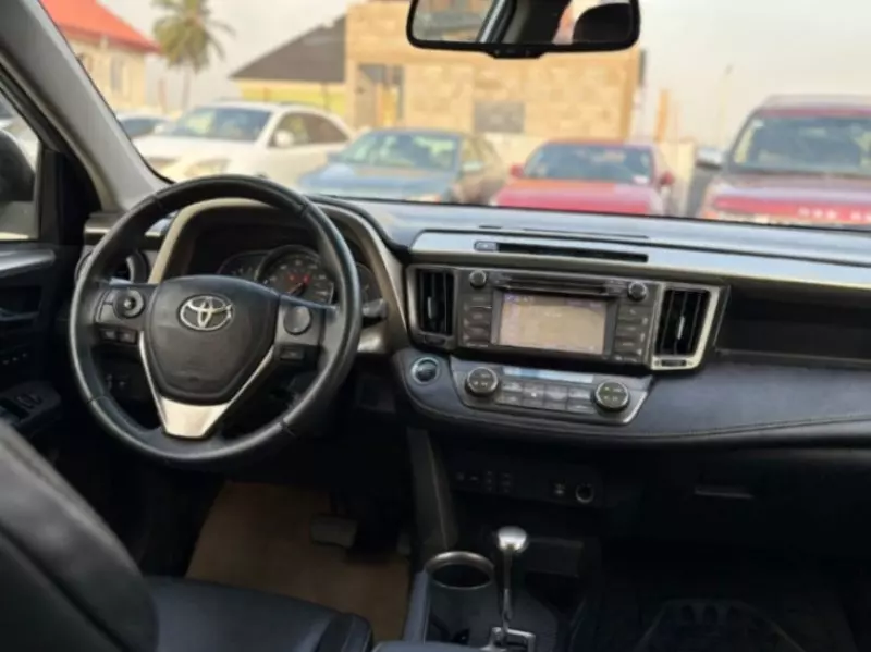 Toyota RAV4 - 2013
