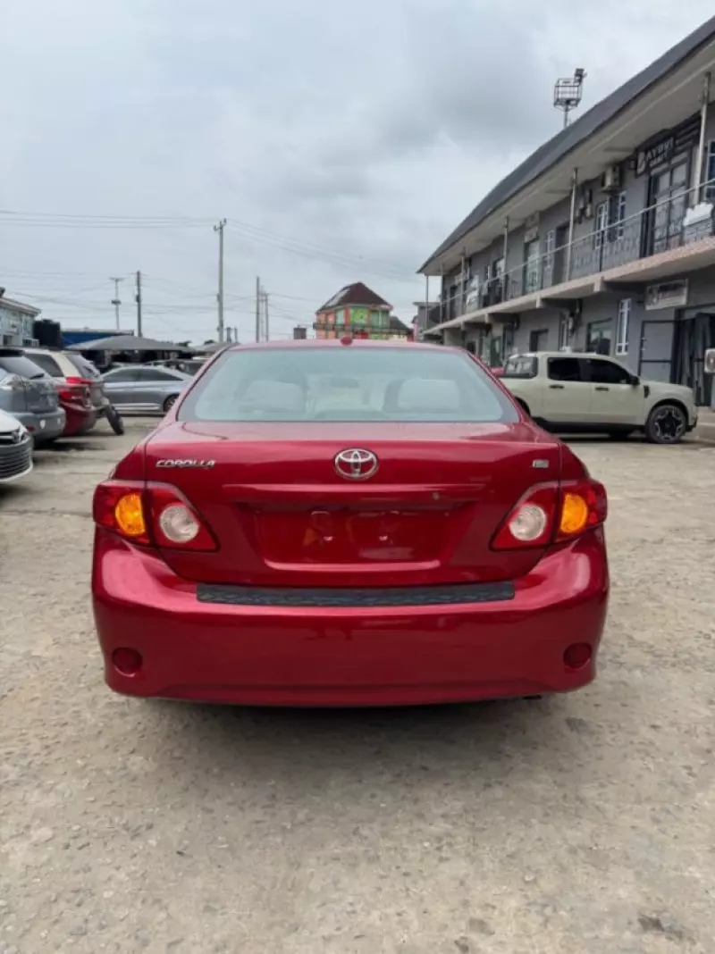 TOYOTA Corolla   - 2010