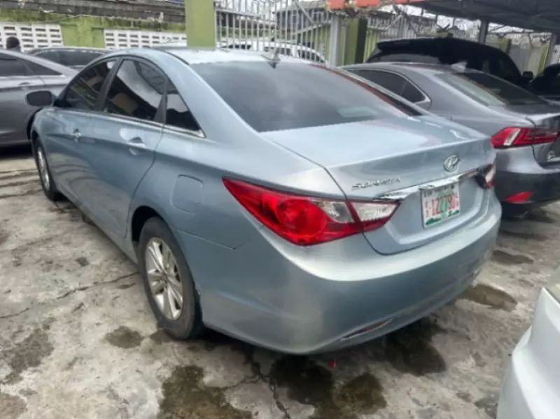 Hyundai Sonata   - 2013