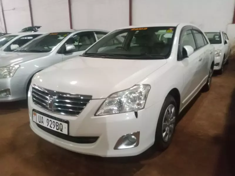 Toyota Premio    - 2010