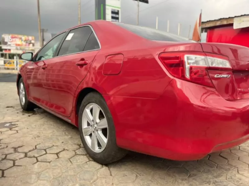 Toyota Camry   - 2012