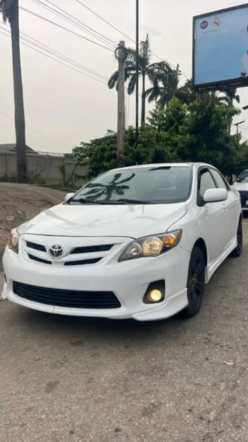 TOYOTA Corolla   - 2012