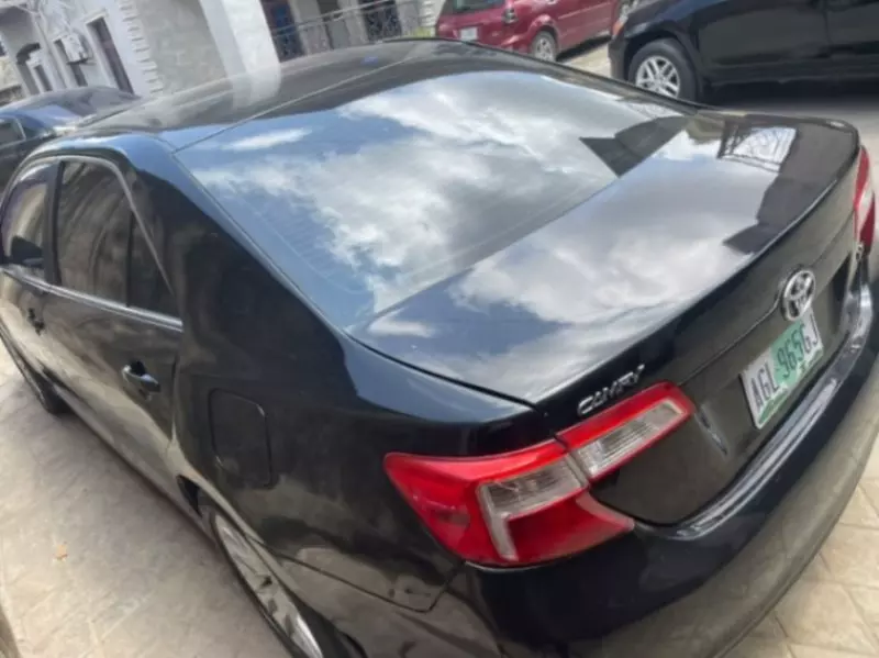 TOYOTA Camry - 2012