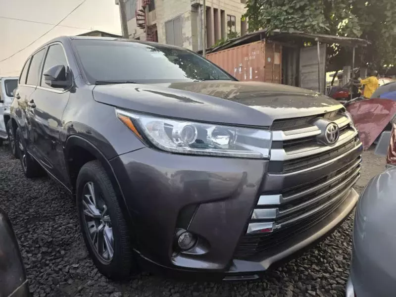 Toyota Highlander   - 2017