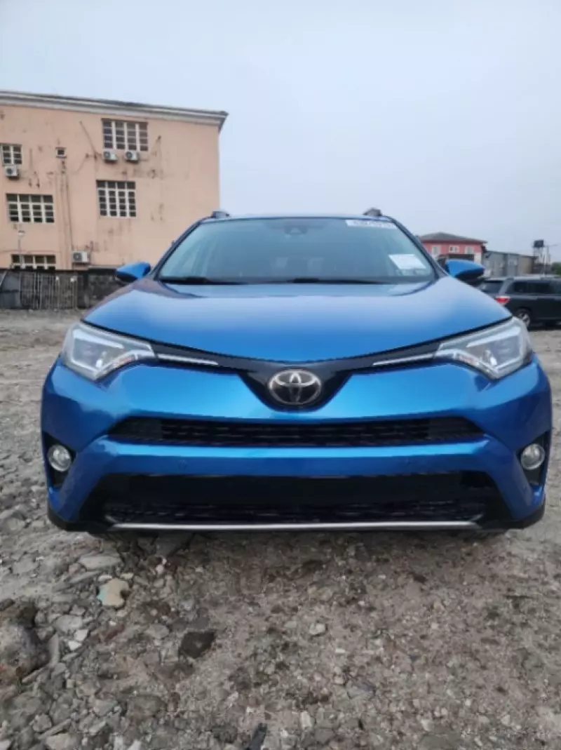 Toyota RAV4   - 2017