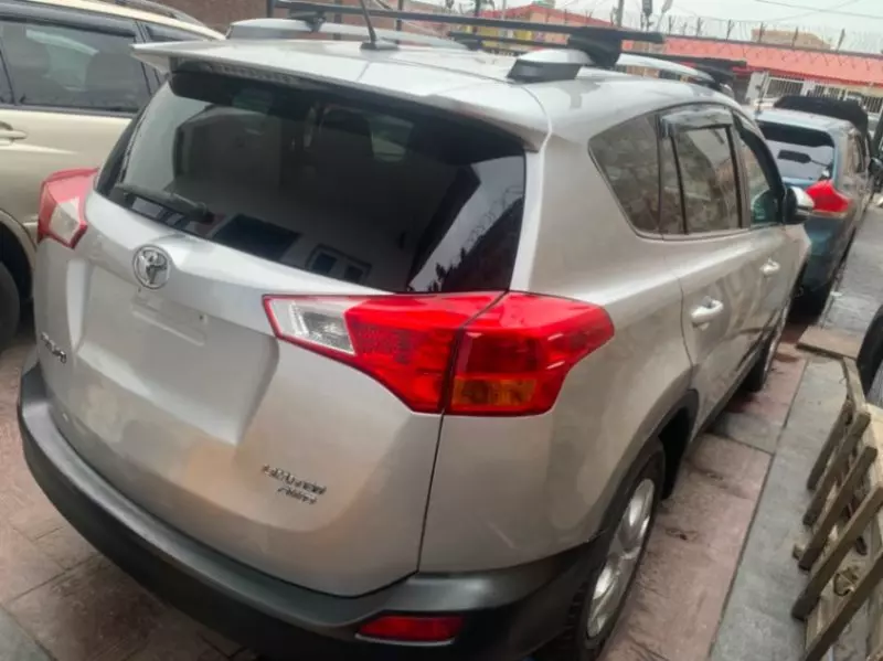 TOYOTA RAV 4 - 2015