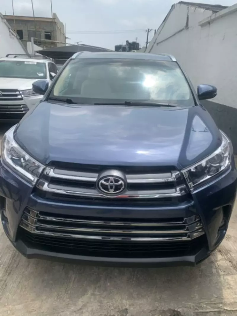 TOYOTA Highlander   - 2016