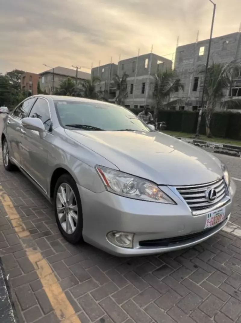 Lexus ES 350   - 2011