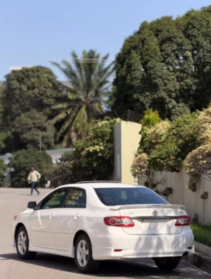 Toyota Corolla   - 2012