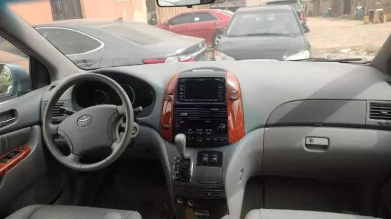 Toyota Sienna   - 2008