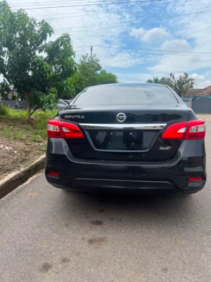 Nissan Sentra   - 2019