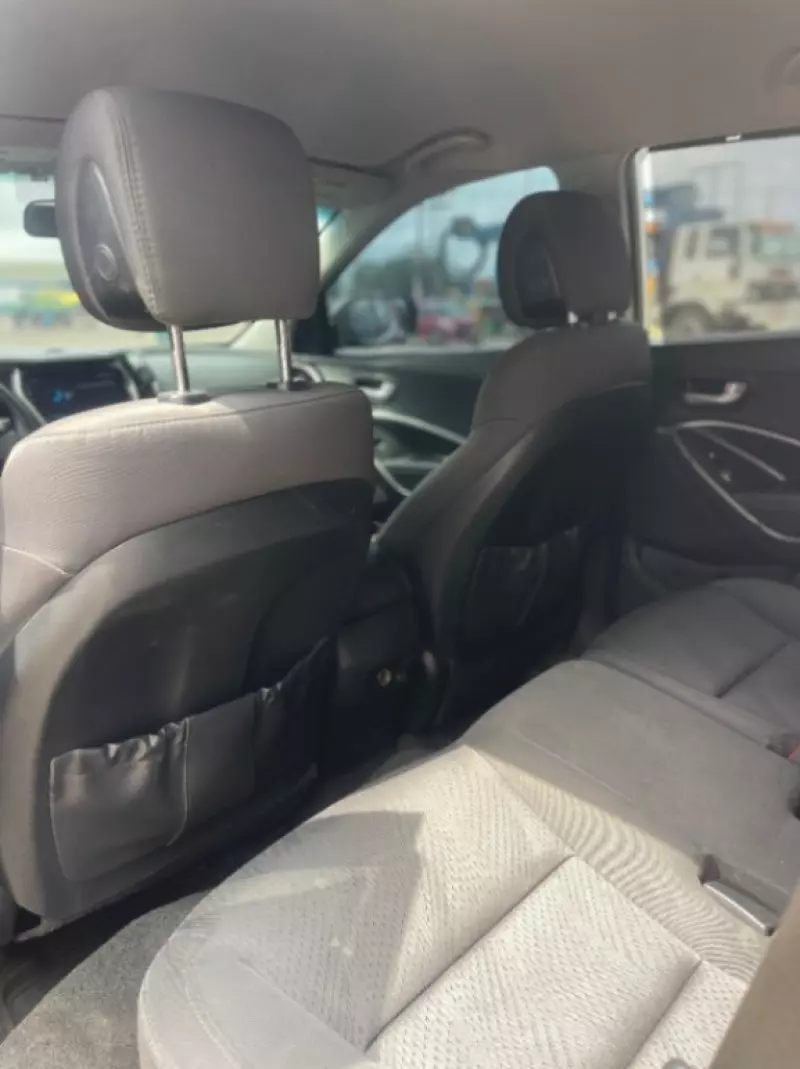 Hyundai Santa Fe   - 2015