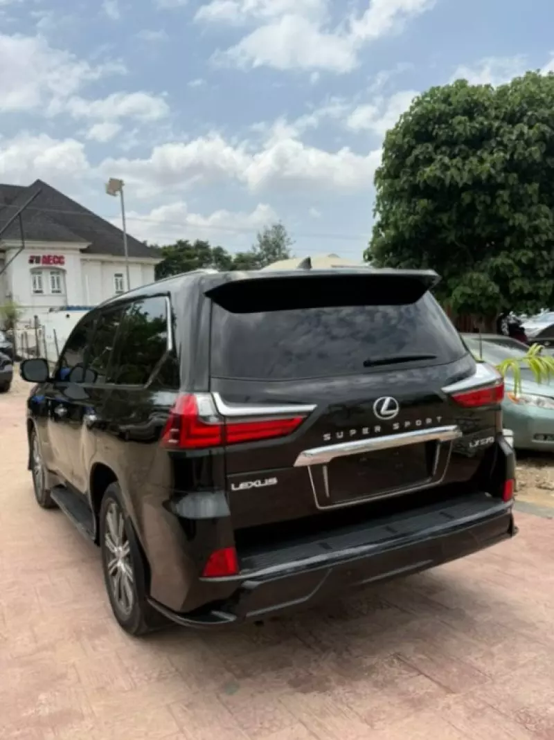 Lexus LX   - 2017