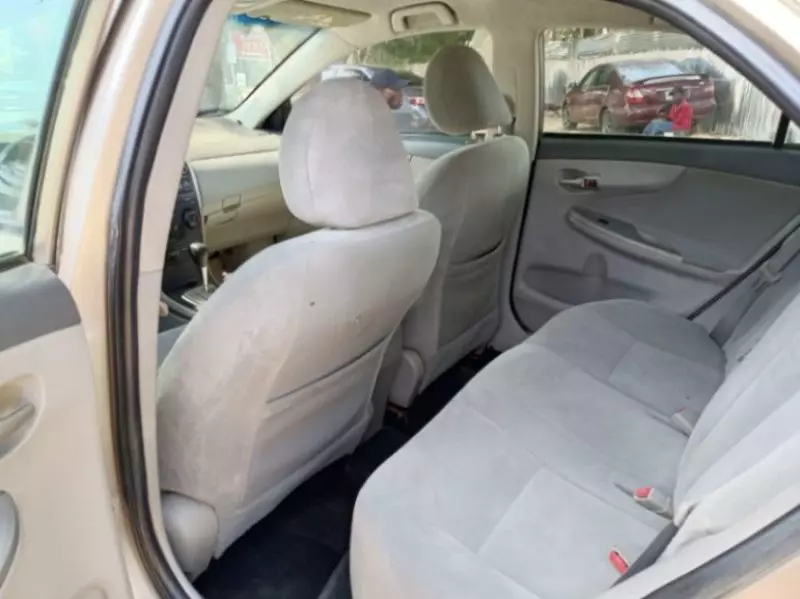 Toyota Corolla   - 2010