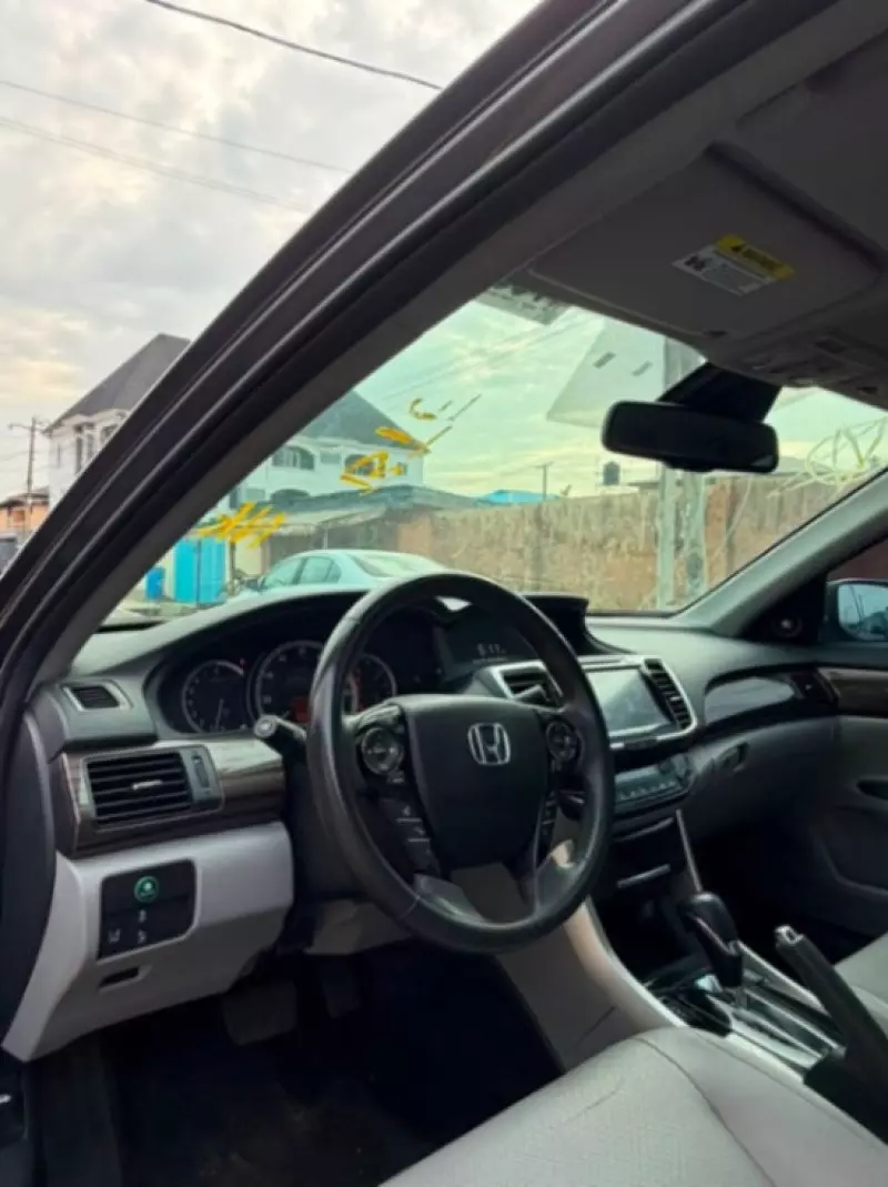 Honda Accord   - 2017