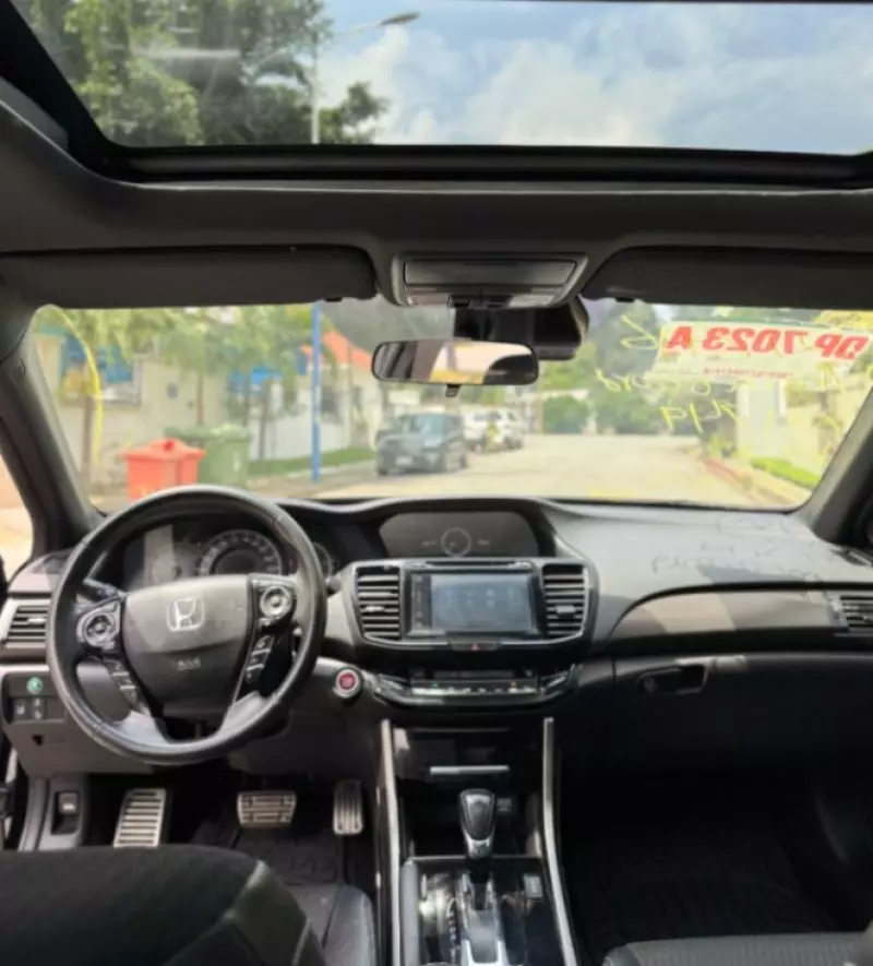 Honda Accord   - 2017