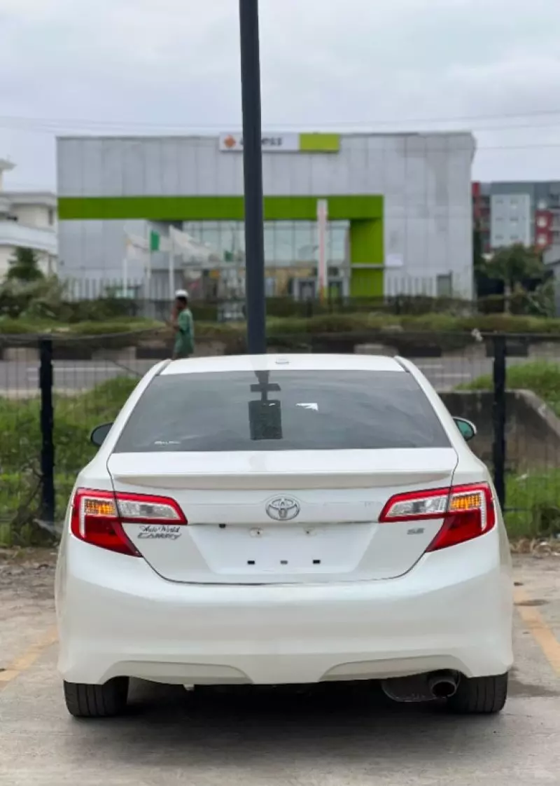 TOYOTA Camry   - 2012