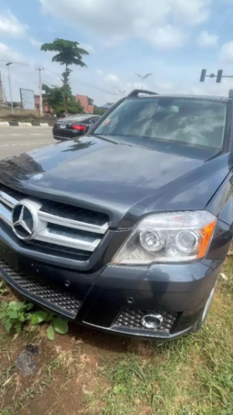 Mercedes-Benz Glk-class   - 2010