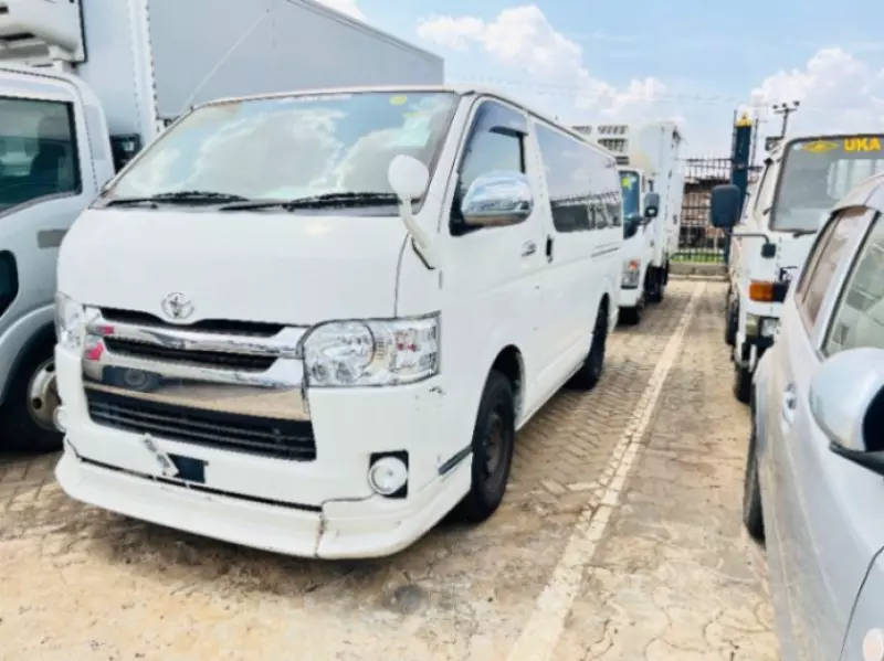 TOYOTA Hiace   - 2017