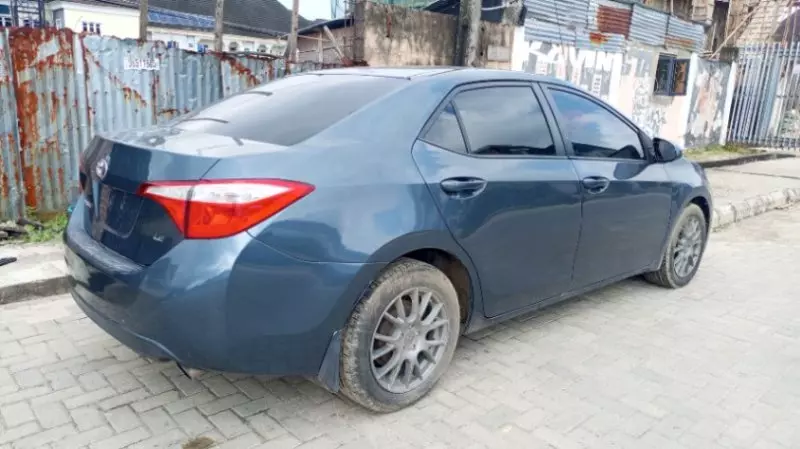 TOYOTA Corolla   - 2015