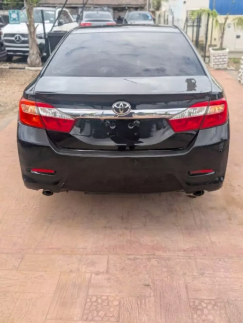 TOYOTA Camry - 2013