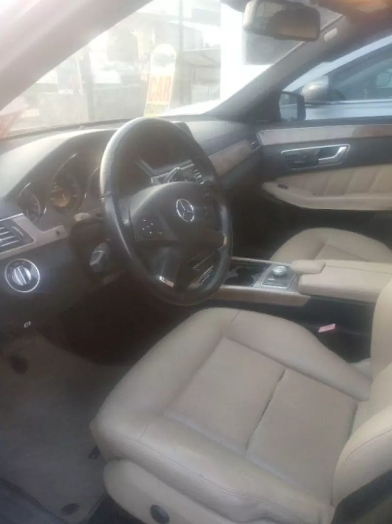 Mercedes-Benz E350   - 2012