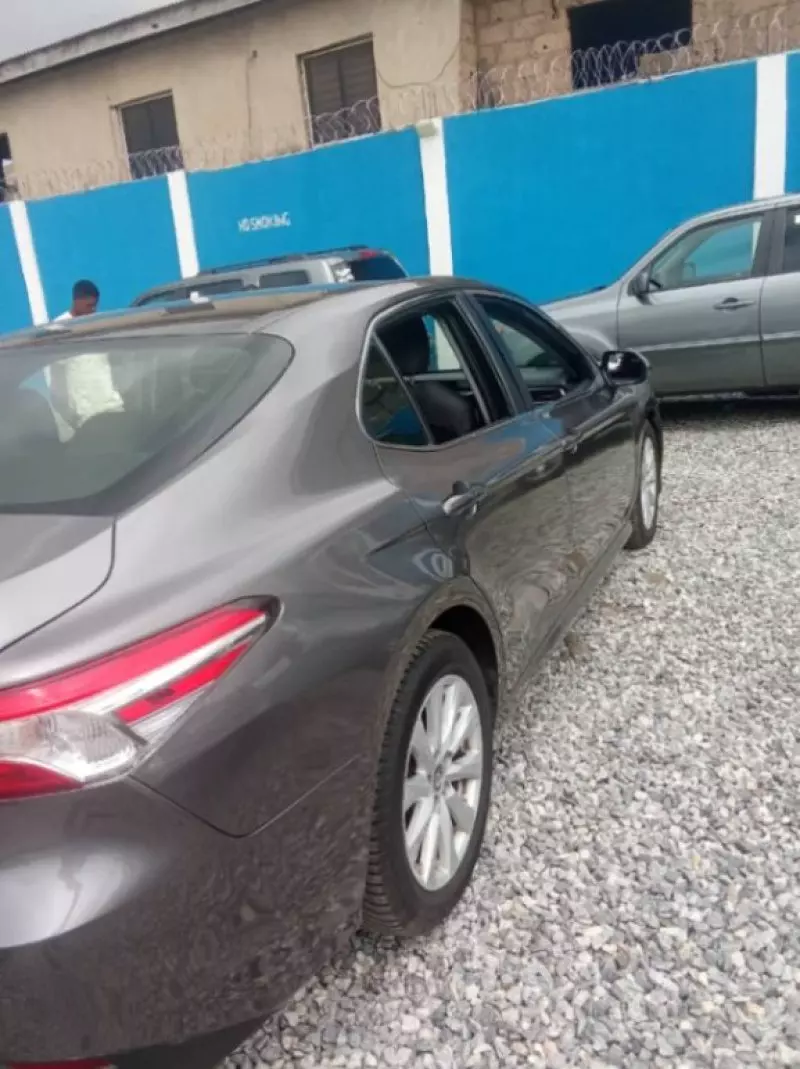 Toyota Camry   - 2018