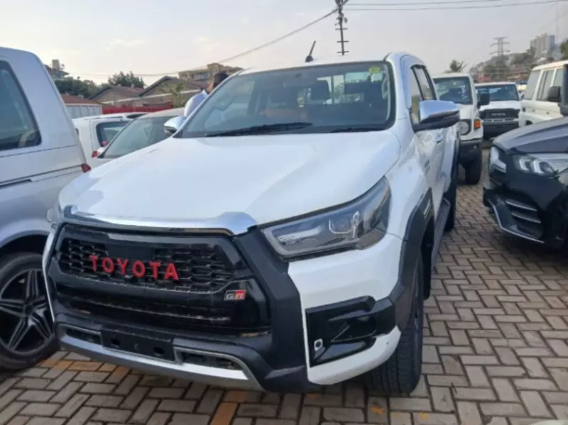 Toyota Hilux   - 2018