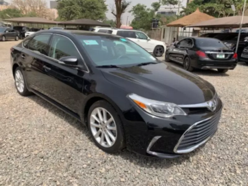 Toyota Avalon   - 2013