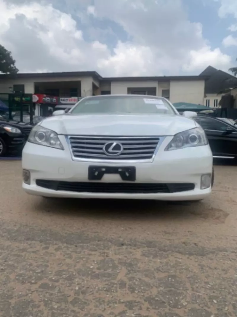 Lexus ES 350   - 2012