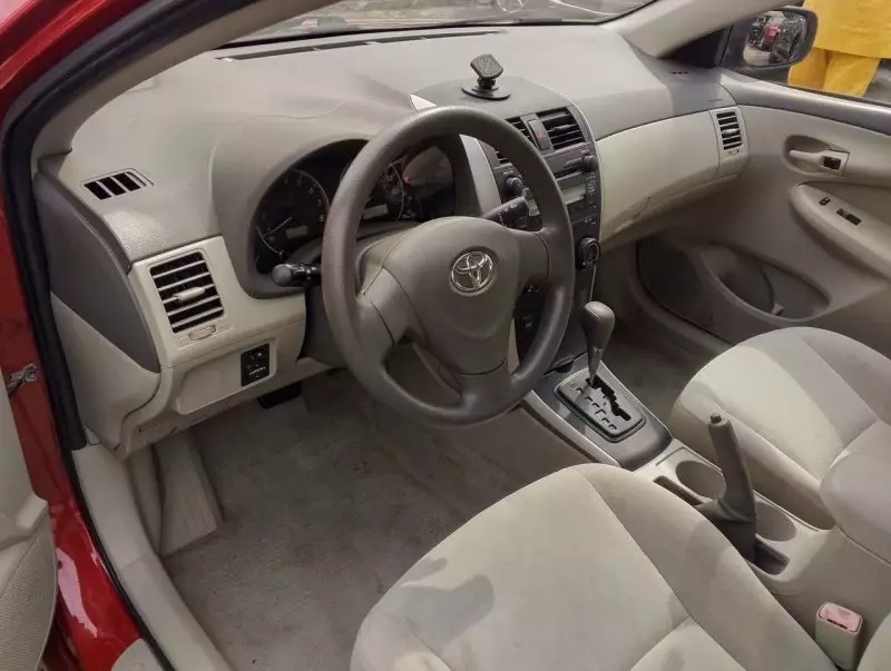 Toyota Corolla   - 2009