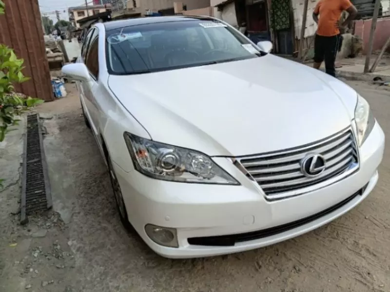 Lexus ES   - 2012