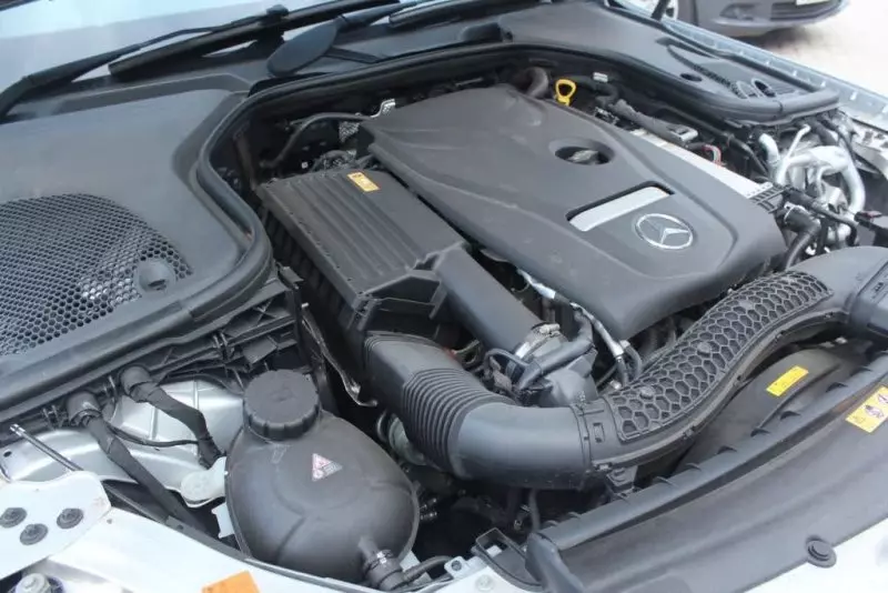 Mercedes-Benz E200   - 2016