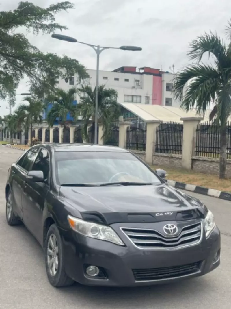 Toyota Camry   - 2009