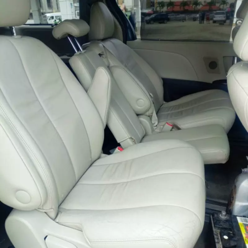 Toyota Sienna   - 2013