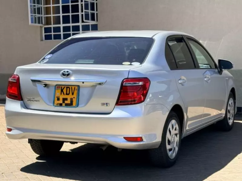 Toyota Axio hybrid    - 2018