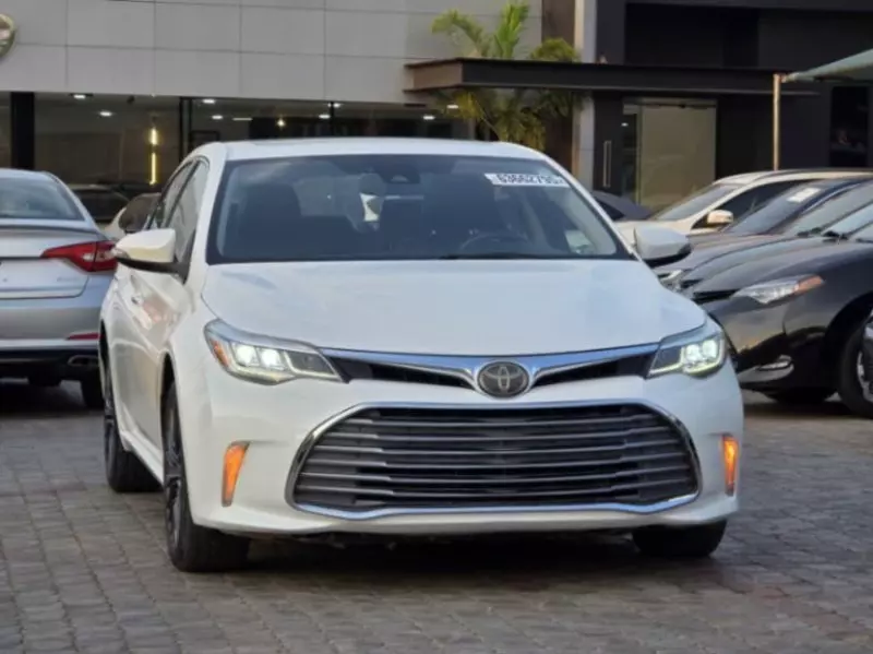 Toyota Avalon   - 2018