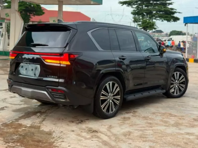 Lexus LX 600   - 2022