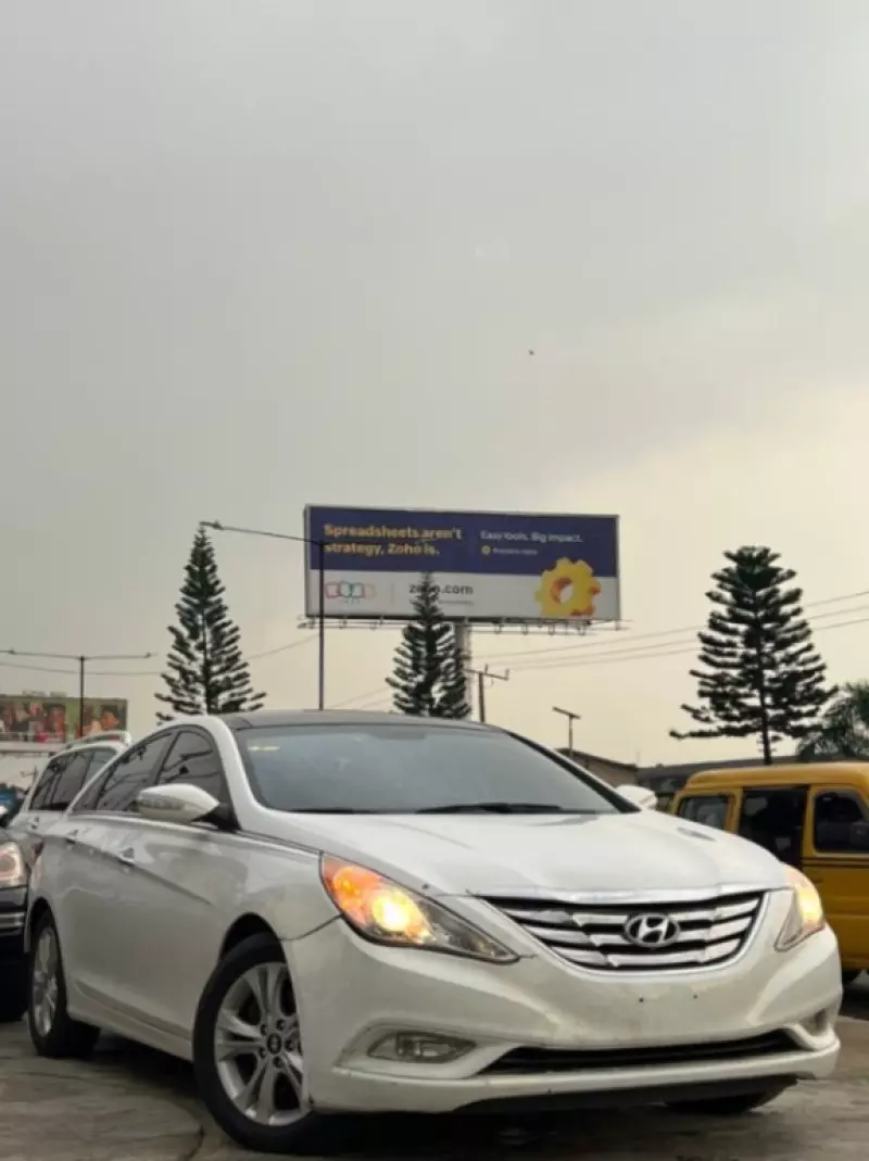 Hyundai Sonata   - 2013